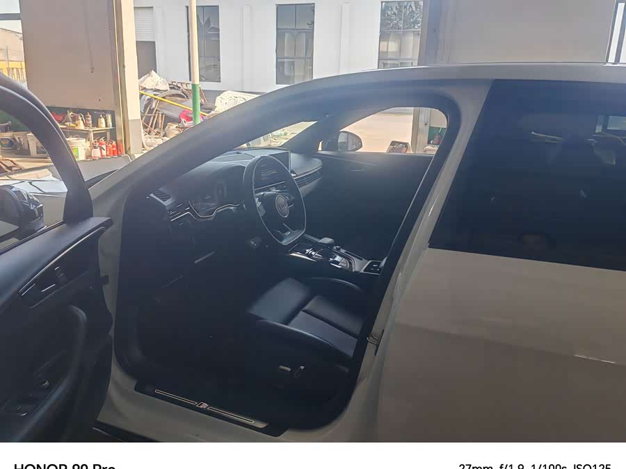 Audi A4L 2025 200 Million Enjoy Edition 40 TFSI Luxury Sport - zdjęcie 6