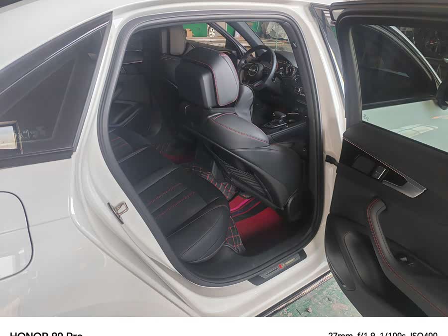 Audi A4L 2025 200 Million Enjoy Edition 40 TFSI Luxury Sport - zdjęcie 7