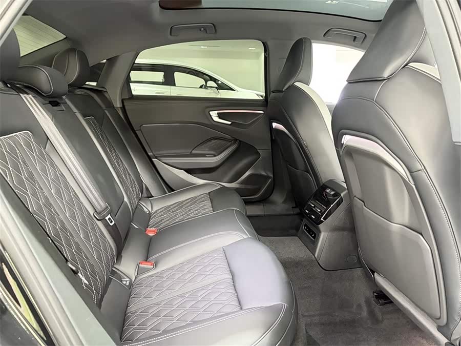 Audi A5L 2026 2.0T Sport Plus - zdjęcie 7