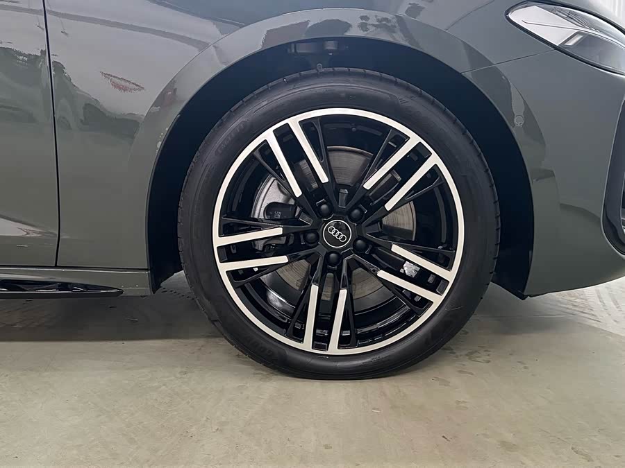 Audi A5L 2026 2.0T Sport quattro - zdjęcie 13