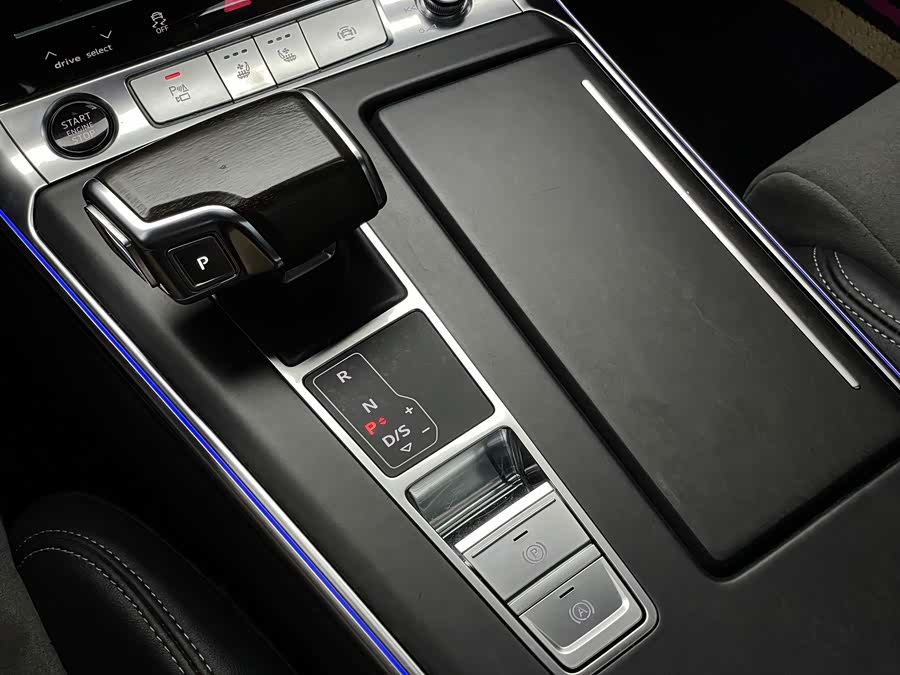 Audi A6L 2023 Facelift 45 TFSI Premium Dynamic - zdjęcie 18