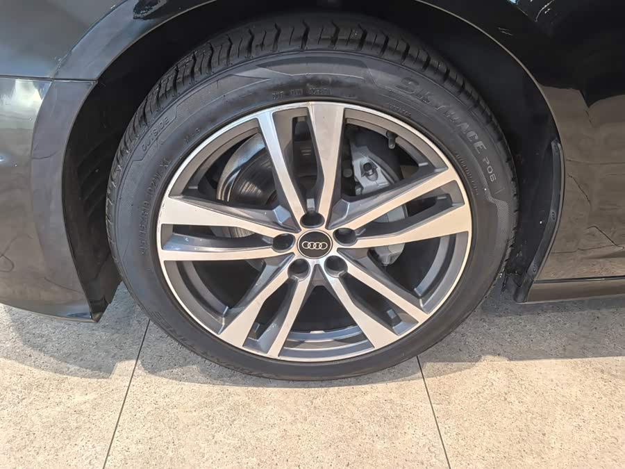 Audi A6L 2024 40 TFSI Luxury Sport - zdjęcie 16