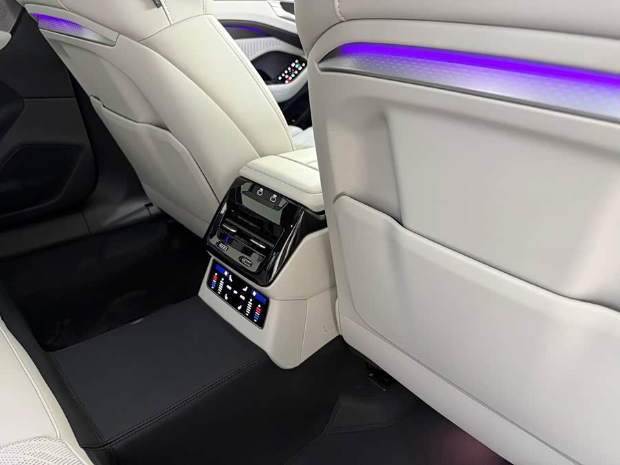 Audi A6L 2026 45 TFSI quattro Premium Sport + Exclusive Package - zdjęcie 11