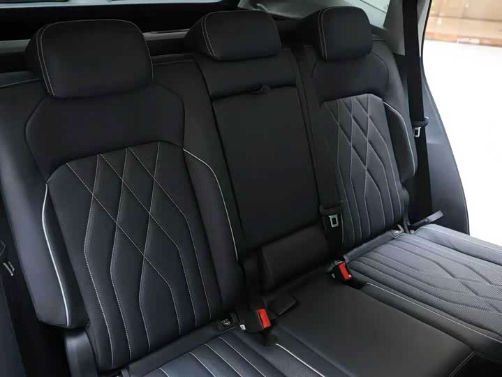 Audi A6L 2026 45 TFSI quattro Premium Sport - zdjęcie 10