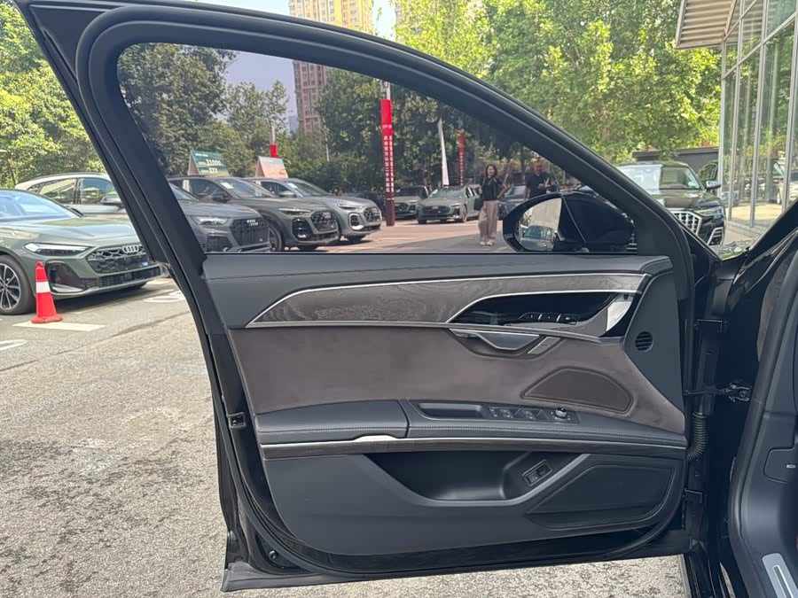 Audi A8 2025 A8L 50 TFSI quattro Premium - zdjęcie 14