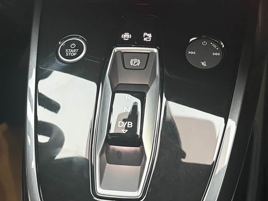 Audi Q4 e-tron 2024 40 e-tron Premium - zdjęcie 19