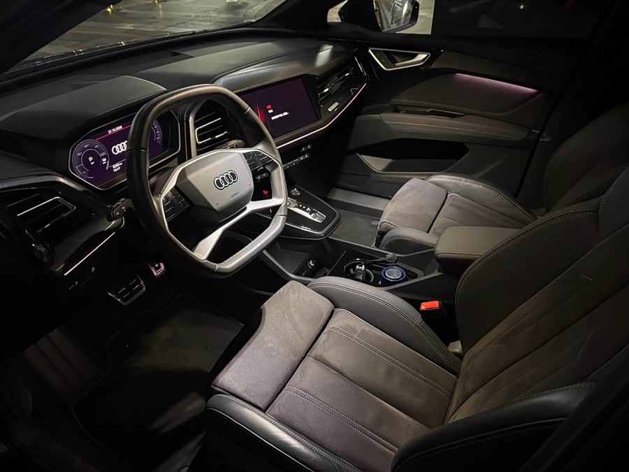 Audi Q4 e-tron 2024 40 e-tron Premium - zdjęcie 4