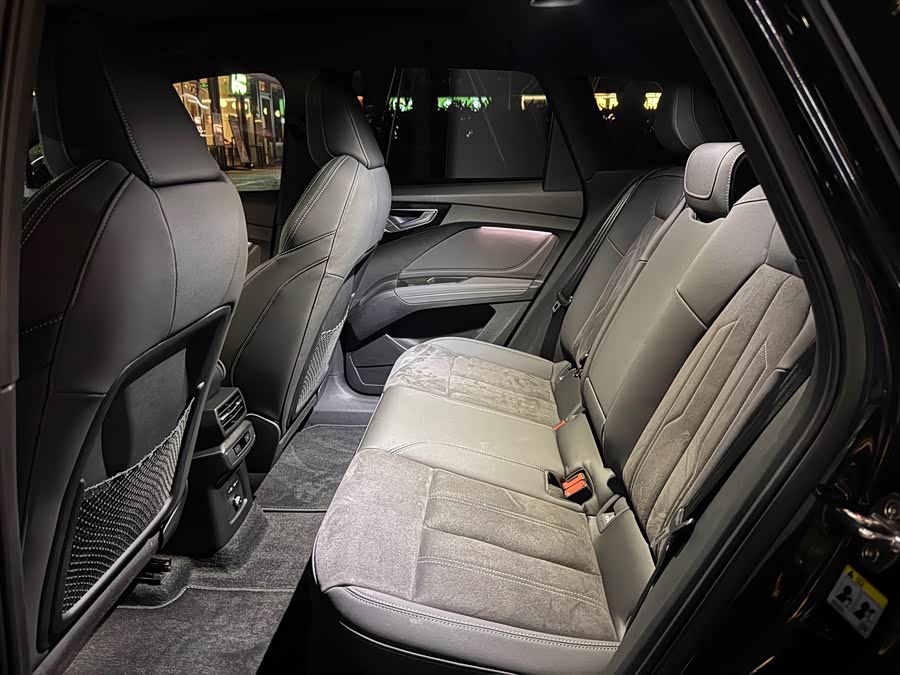 Audi Q4 e-tron 2024 40 e-tron Premium - zdjęcie 5