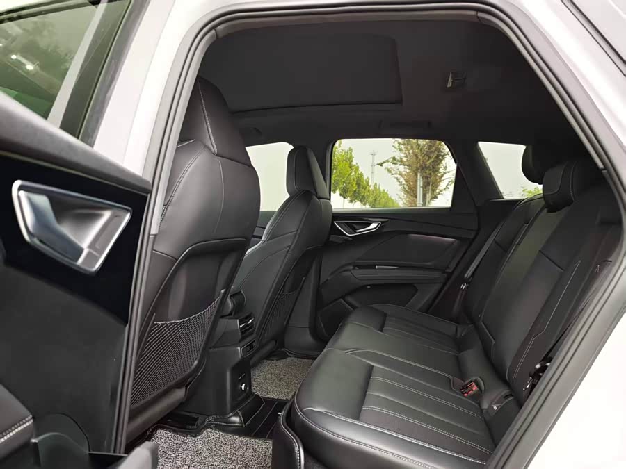 Audi Q4 e-tron 2024 40 e-tron Premium - zdjęcie 5