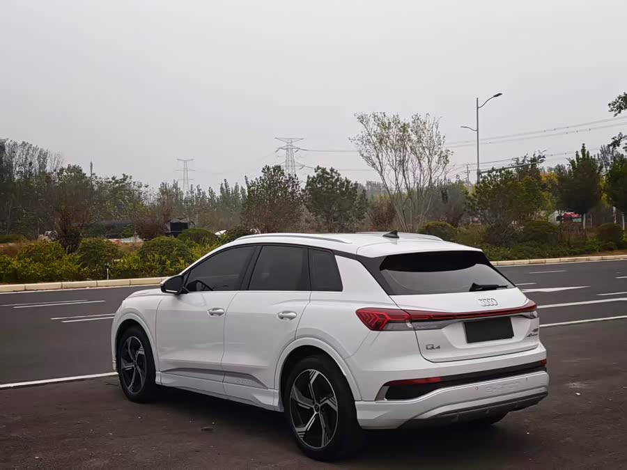Audi Q4 e-tron 2024 40 e-tron Premium - zdjęcie 7