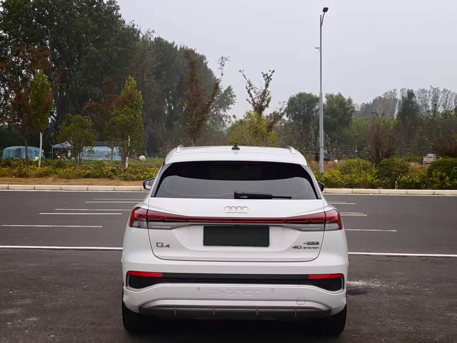 Audi Q4 e-tron 2024 40 e-tron Premium - zdjęcie 8