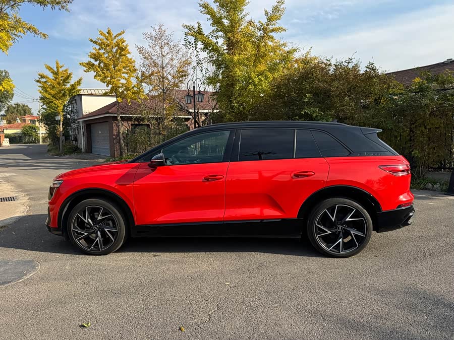 Audi Q5 e-tron 2022 50 e-tron Quattro Edition One Art Collection - zdjęcie 15
