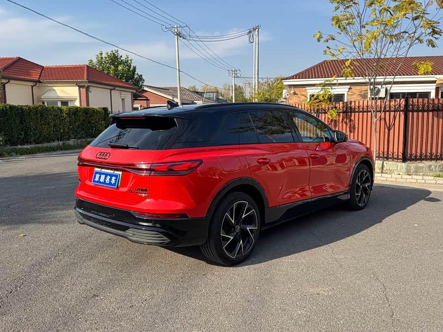 Audi Q5 e-tron 2022 50 e-tron Quattro Edition One Art Collection - zdjęcie 17