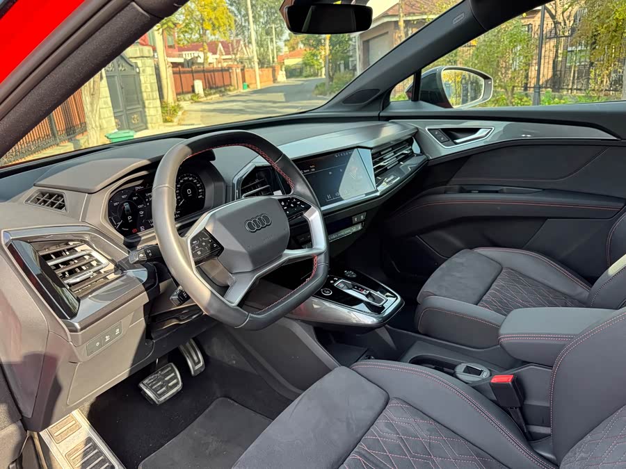 Audi Q5 e-tron 2022 50 e-tron Quattro Edition One Art Collection - zdjęcie 5