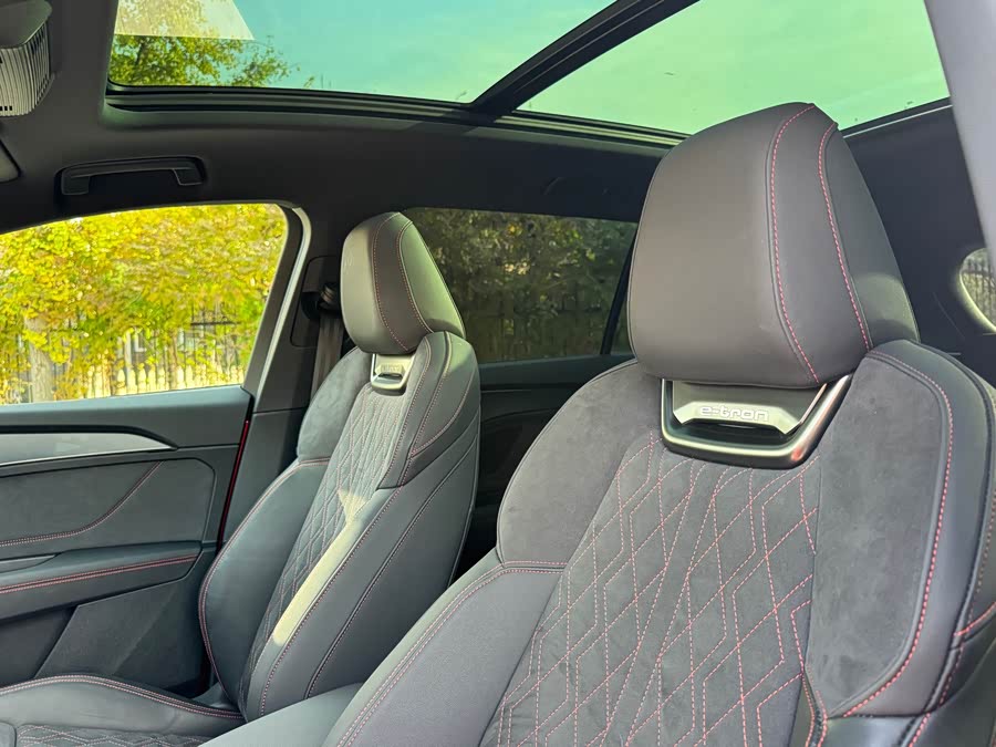 Audi Q5 e-tron 2022 50 e-tron Quattro Edition One Art Collection - zdjęcie 6