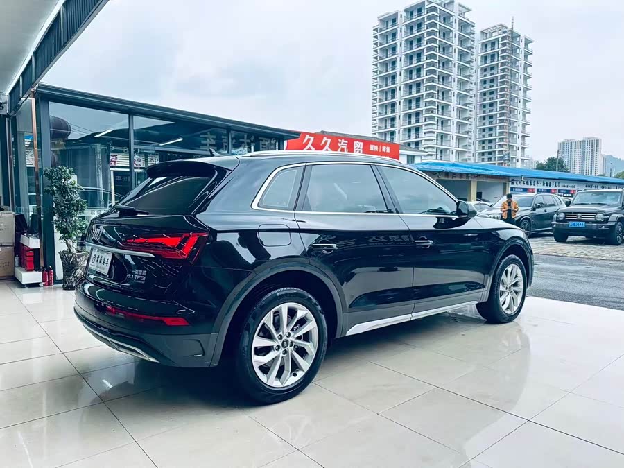 Audi Q5L 2022 40T Luxury - zdjęcie 7