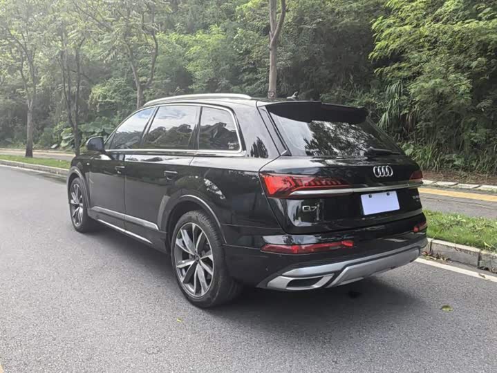Audi Q7 2022 55 TFSI quattro S line Sport - zdjęcie 16