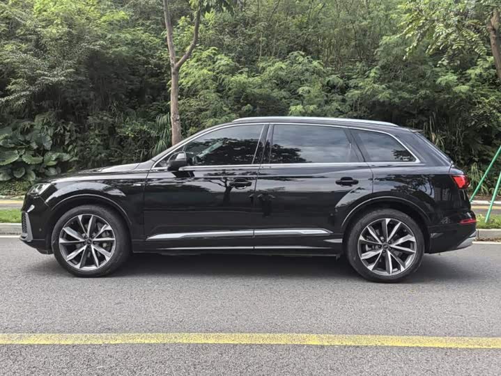 Audi Q7 2022 55 TFSI quattro S line Sport - zdjęcie 17