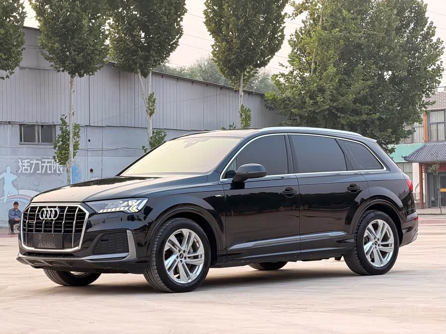 Audi Q7 2023 45 TFSI quattro S line Sport - zdjęcie 1