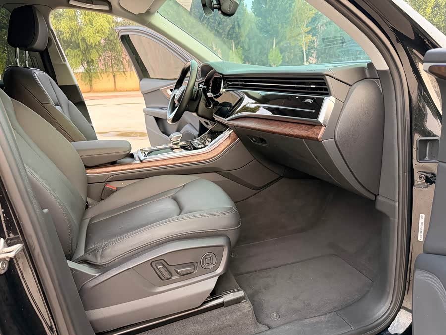 Audi Q7 2023 45 TFSI quattro S line Sport - zdjęcie 11