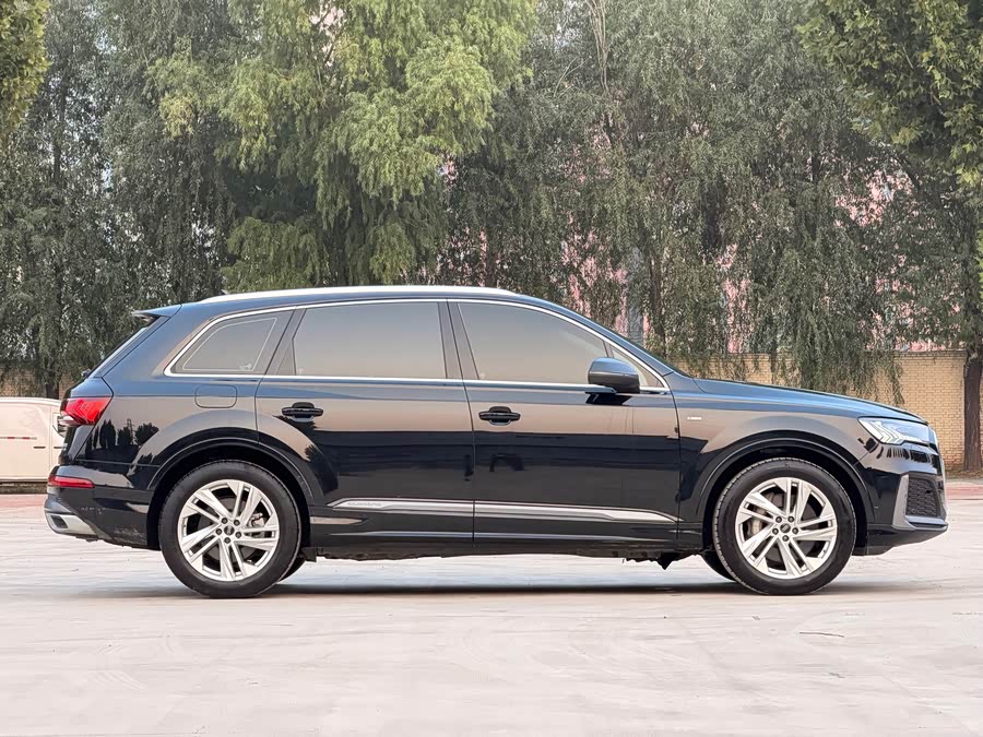 Audi Q7 2023 45 TFSI quattro S line Sport - zdjęcie 4