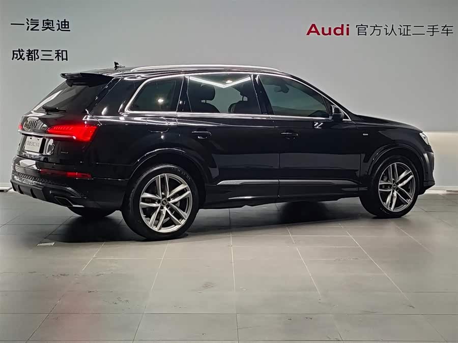 Audi Q7 2025 55 TFSI quattro S line Sport - zdjęcie 4