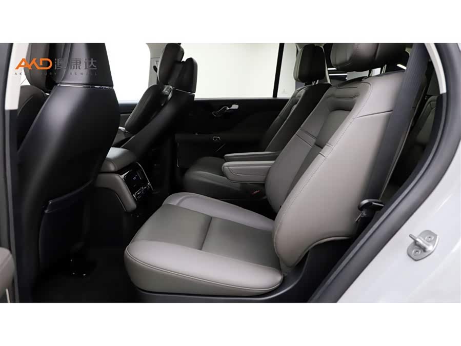 Aviator 2024 3.0T V6 4WD Luxury 6-Seater - zdjęcie 7