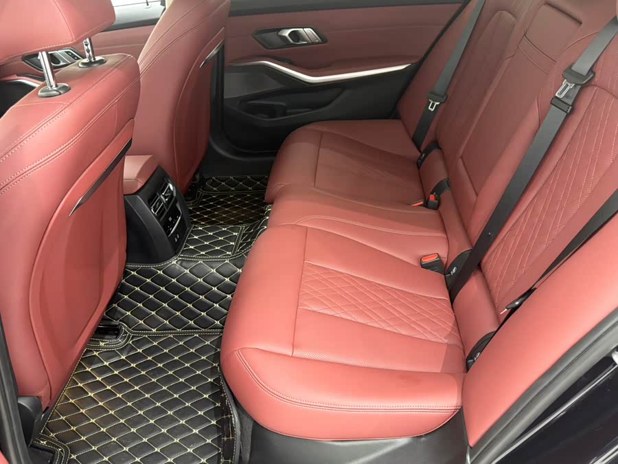 BMW 3 Series 2023 320Li M Sport - zdjęcie 14