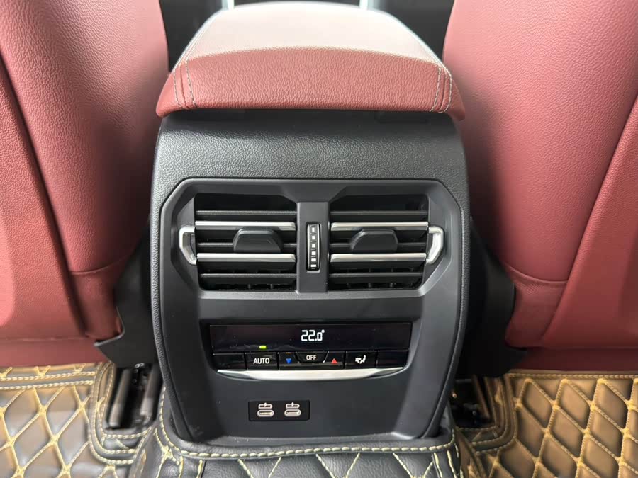 BMW 3 Series 2023 320Li M Sport - zdjęcie 15