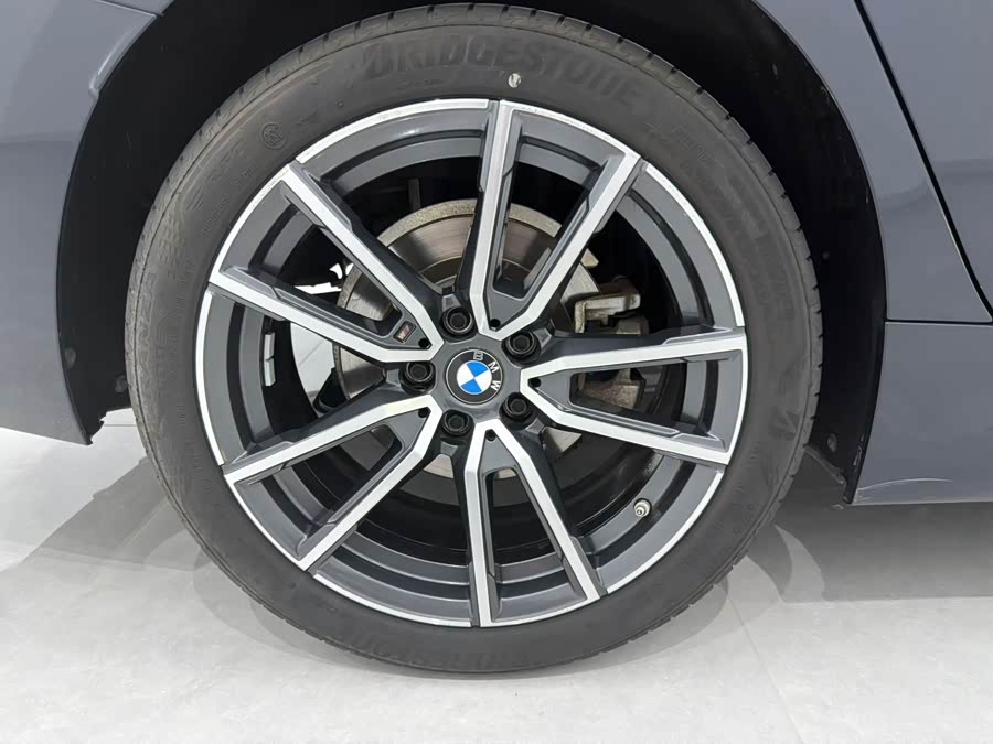 BMW 3 Series 2023 320Li M Sport - zdjęcie 18