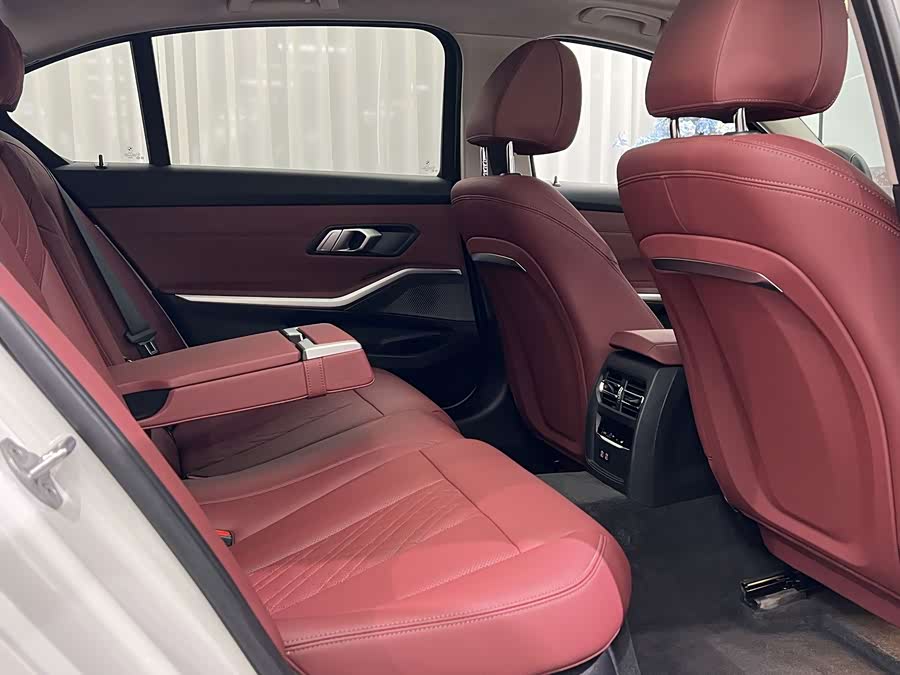 BMW 3 Series 2023 320Li M Sport - zdjęcie 6