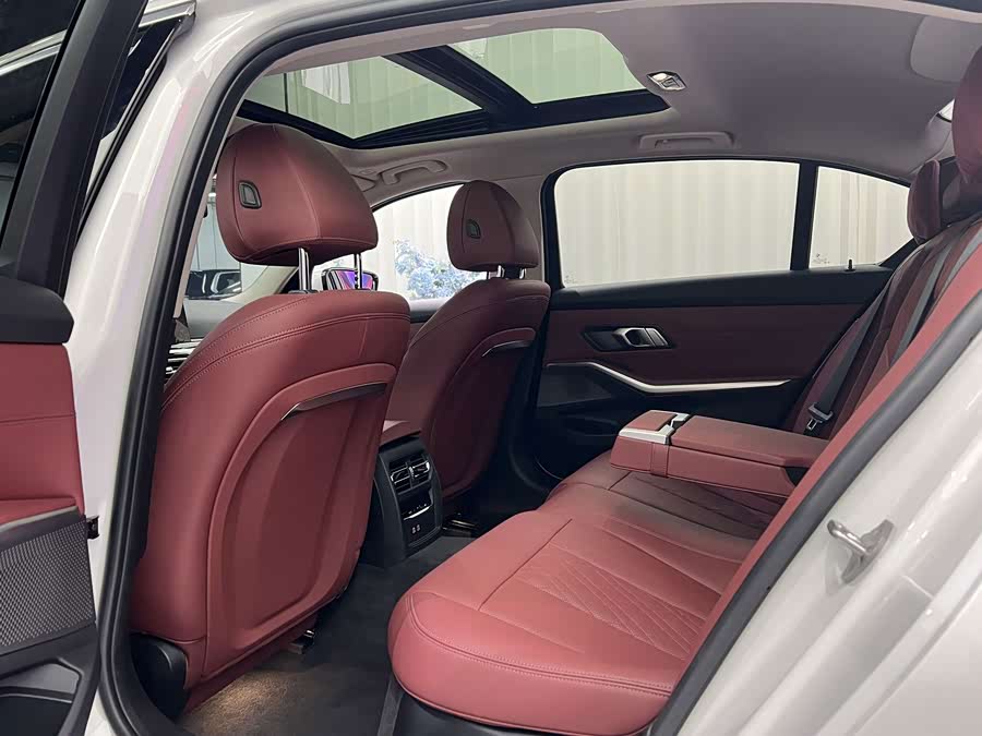 BMW 3 Series 2023 320Li M Sport - zdjęcie 8