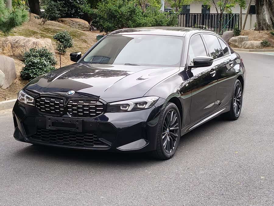BMW 3 Series 2023 325Li M Sport Night Package - zdjęcie 1