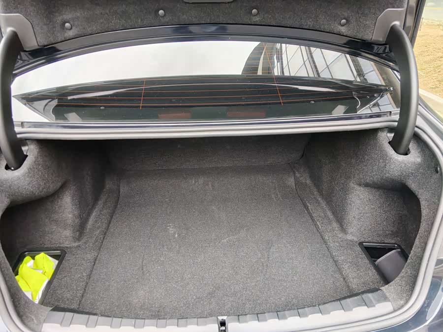 BMW 3 Series 2023 325Li M Sport Night Package - zdjęcie 16