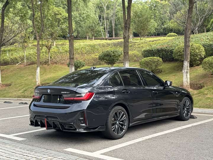 BMW 3 Series 2023 325Li M Sport Night Package - zdjęcie 16