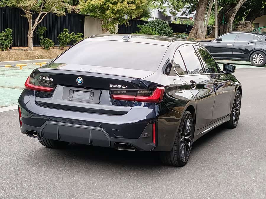 BMW 3 Series 2023 325Li M Sport Night Package - zdjęcie 19