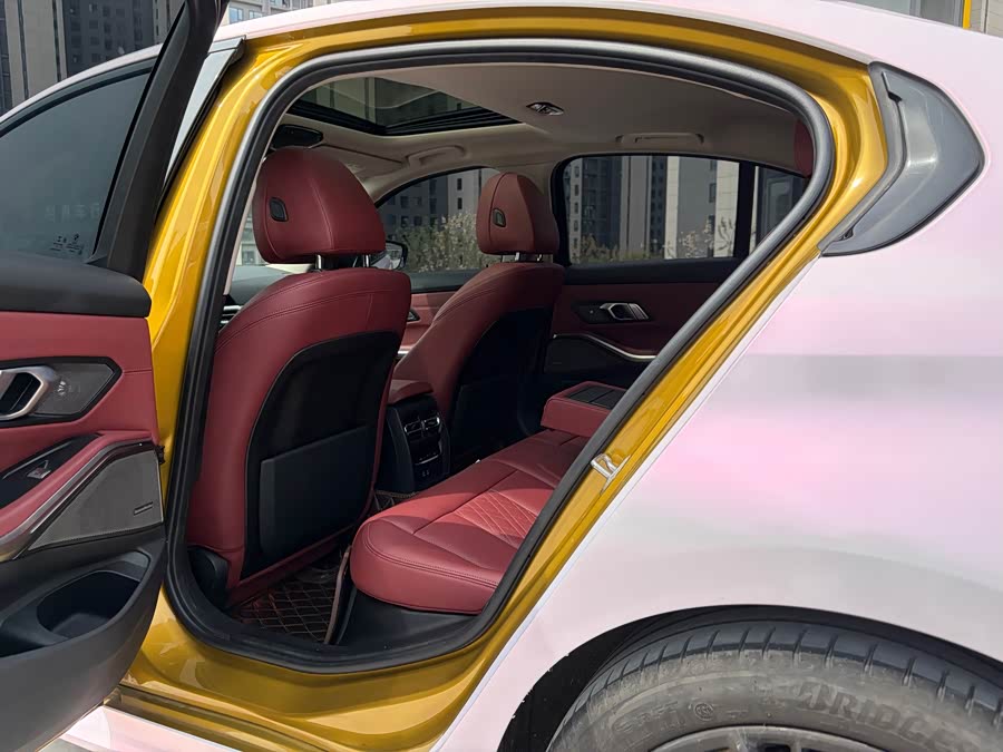 BMW 3 Series 2023 325i M Sport Night Package - zdjęcie 11