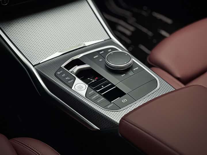 BMW 3 Series 2024 325Li M Sport Night Package - zdjęcie 16