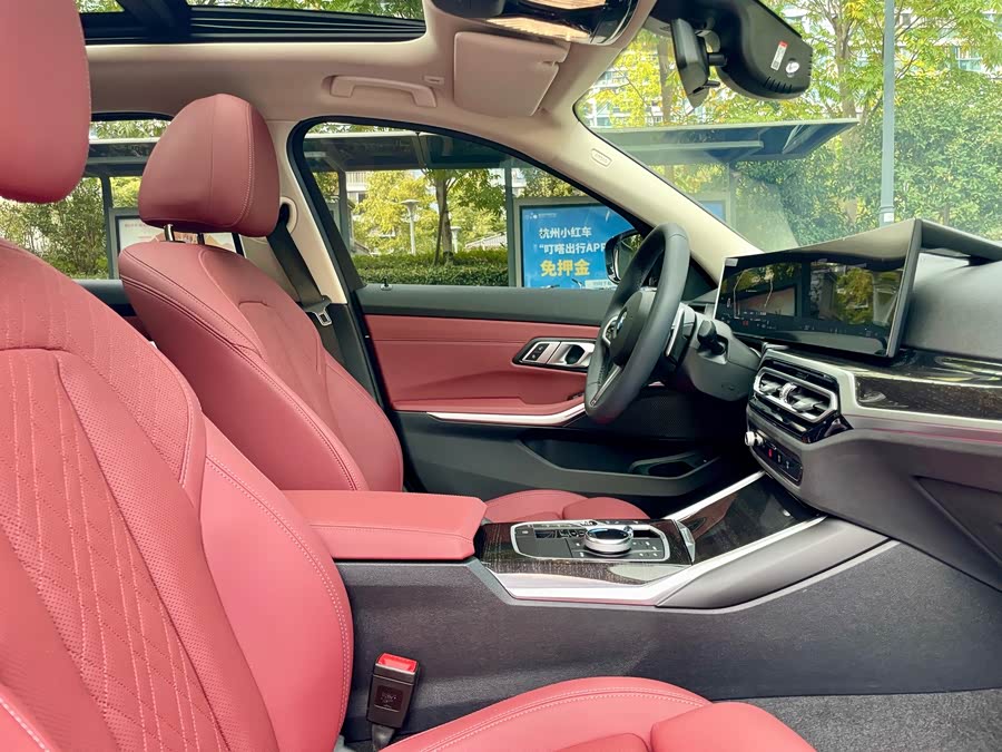 BMW 3 Series 2024 325Li M Sport - zdjęcie 13