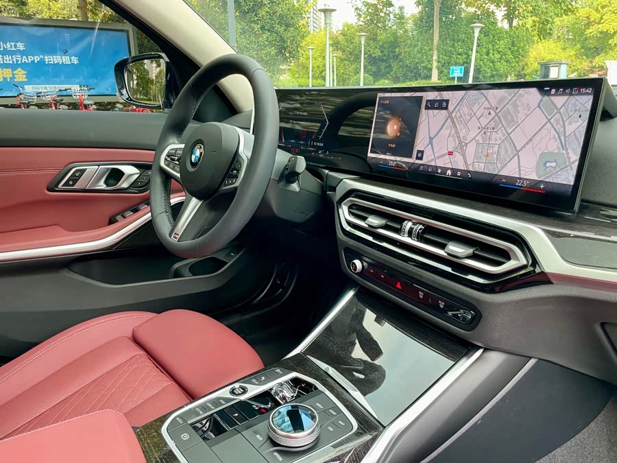 BMW 3 Series 2024 325Li M Sport - zdjęcie 16