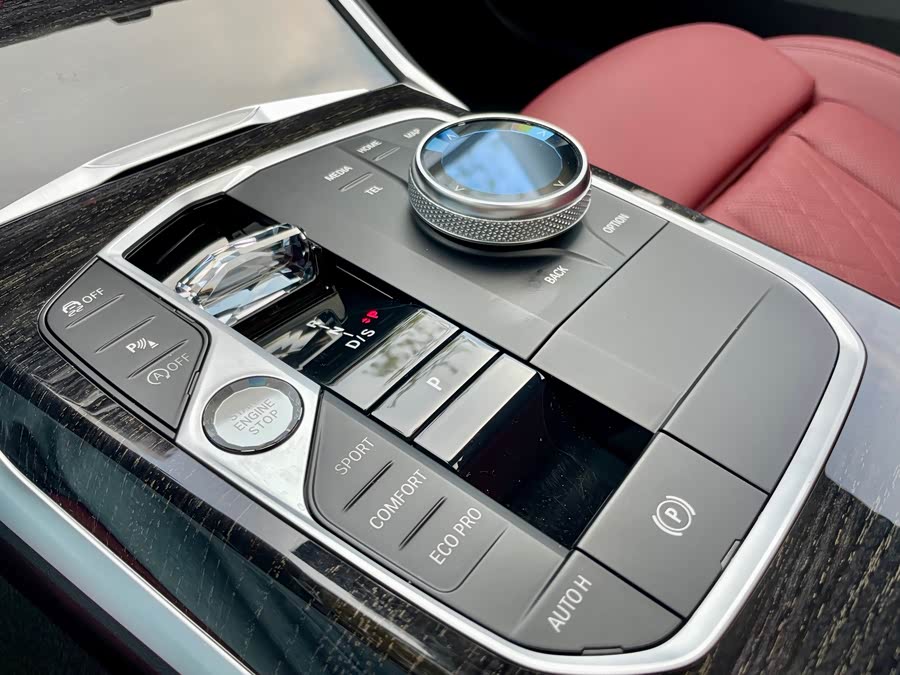 BMW 3 Series 2024 325Li M Sport - zdjęcie 17