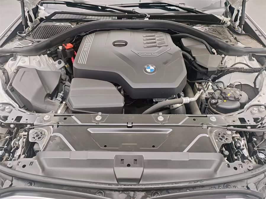 BMW 3 Series 2024 325Li M Sport - zdjęcie 17