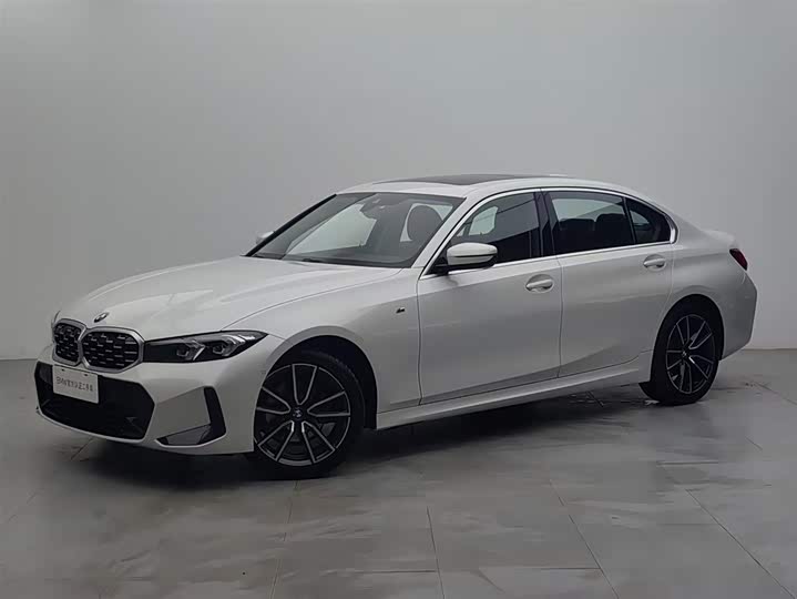 BMW 3 Series 2024 325Li M Sport - zdjęcie 19
