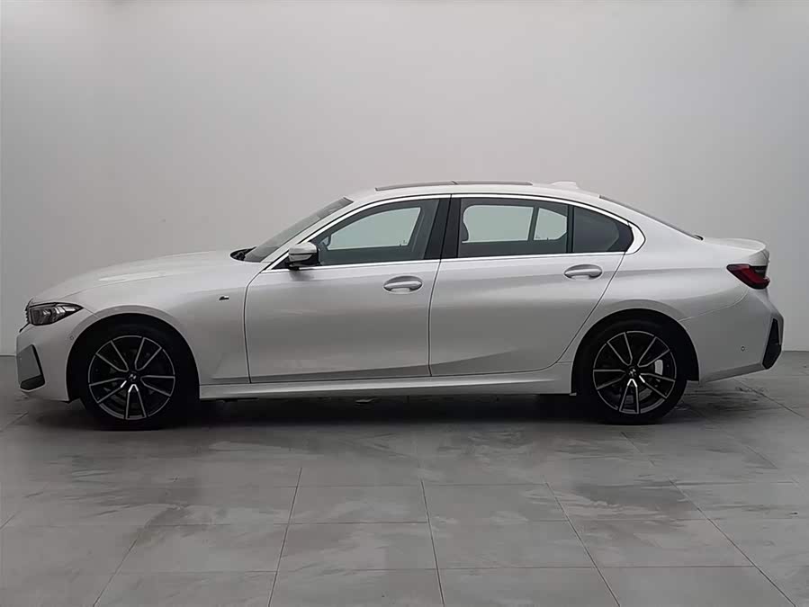 BMW 3 Series 2024 325Li M Sport - zdjęcie 3