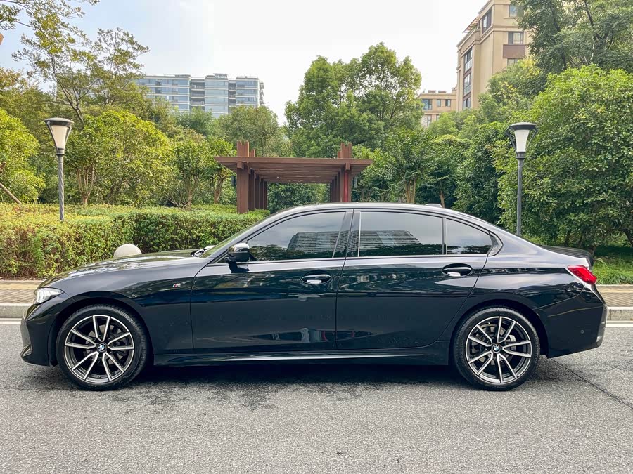 BMW 3 Series 2024 325Li M Sport - zdjęcie 4