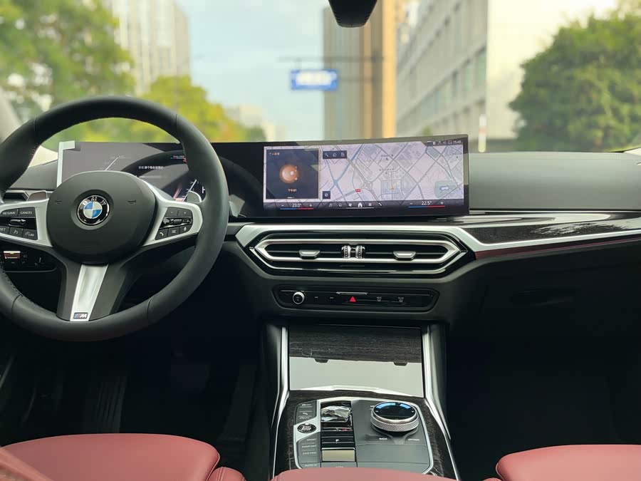 BMW 3 Series 2024 325Li M Sport - zdjęcie 9