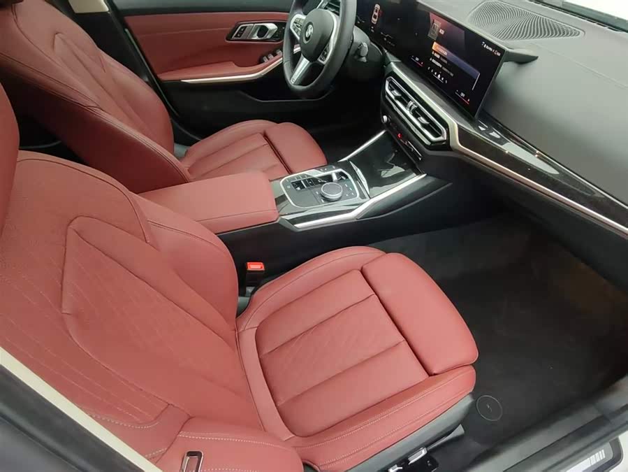 BMW 3 Series 2024 325Li M Sport - zdjęcie 9