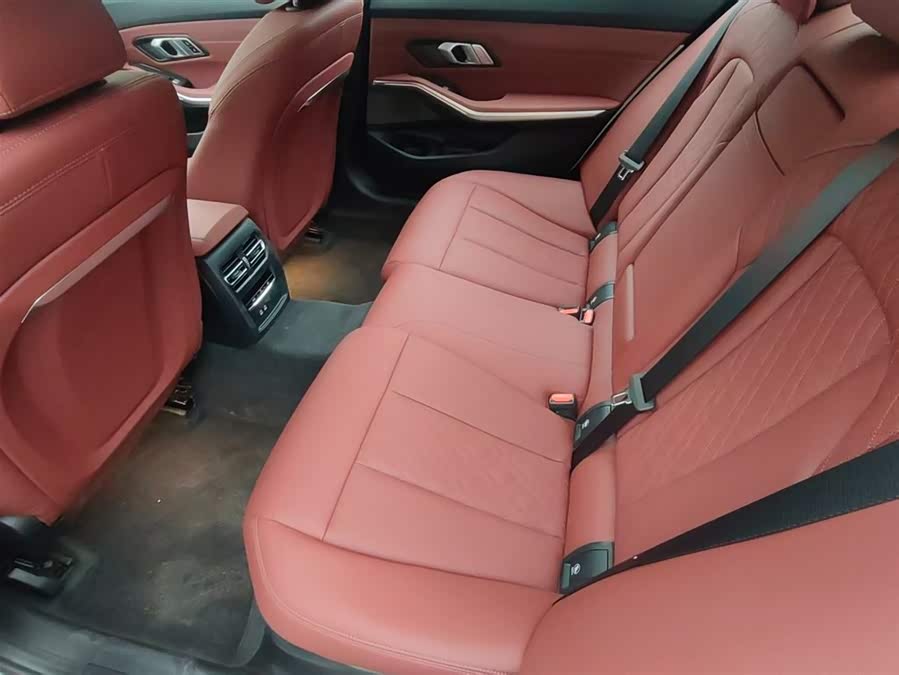 BMW 3 Series 2024 325Li M Sport - zdjęcie 10