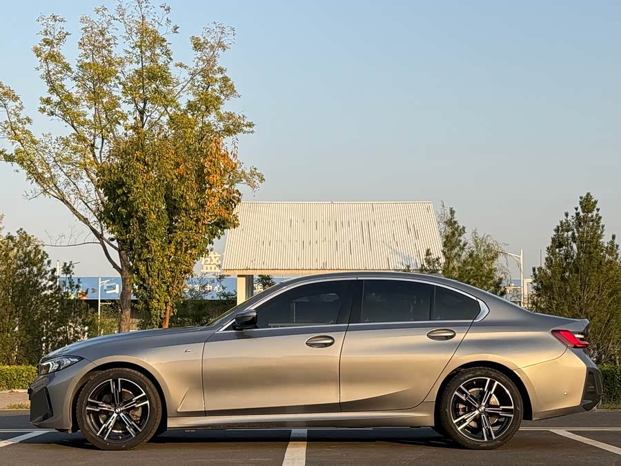 BMW 3 Series 2024 325i M Sport - zdjęcie 2
