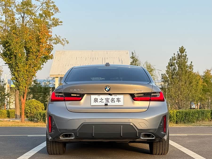 BMW 3 Series 2024 325i M Sport - zdjęcie 15
